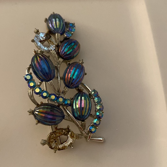 9 Vintage Floral Flower Themed Pins Brooches incl Sarah Coventry Avon Monet - Picture 4 of 16